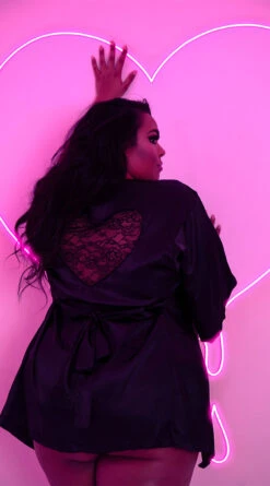 Be Wicked Plus Size Amora Heart Satin Robe -Playboy Store BW 1964X 1 2021VDAY