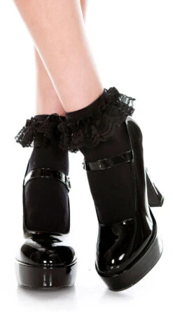 MUSIC LEGS Ruffle Trim Ankle High Socks